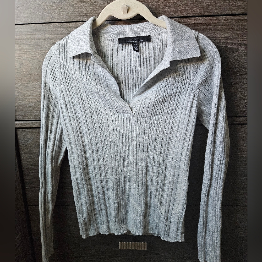 Ribbed Collar Metallic Pullover Sweater (XS)